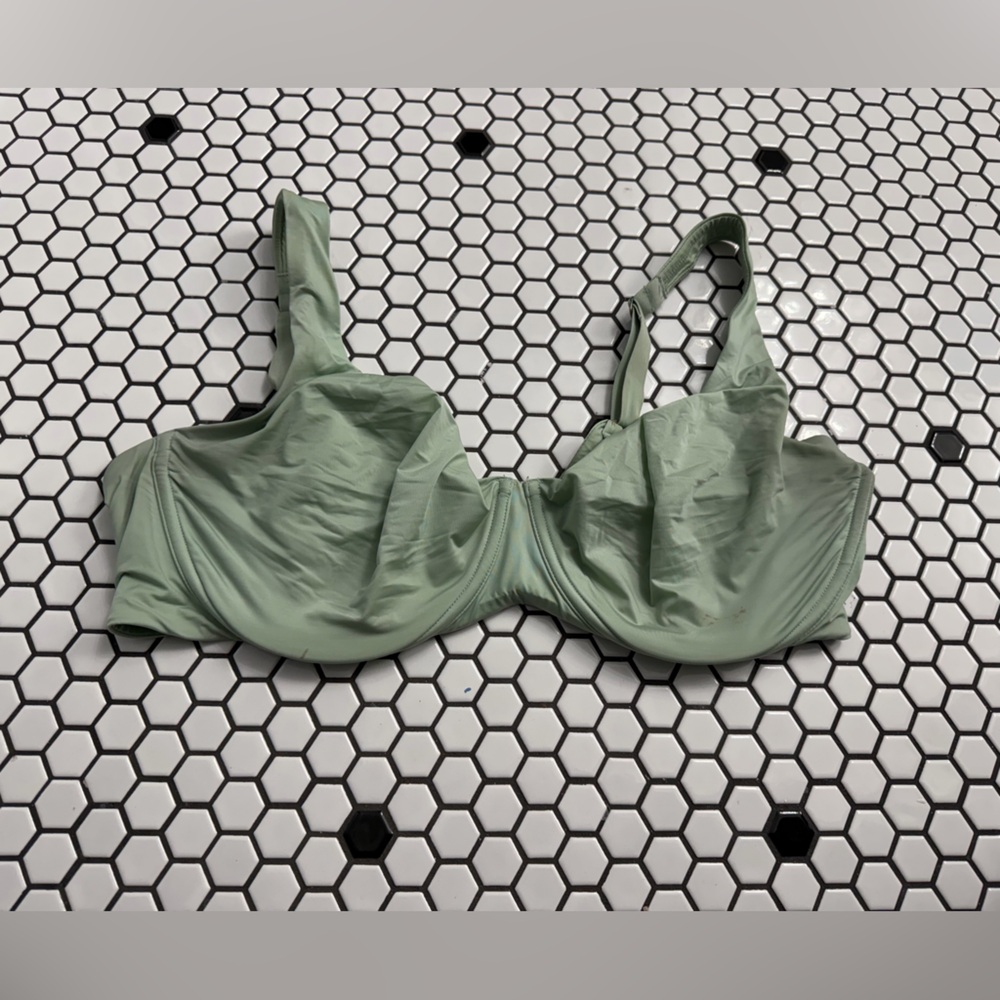 Cuup the scoop Women's Green Bra w flaws size 42F